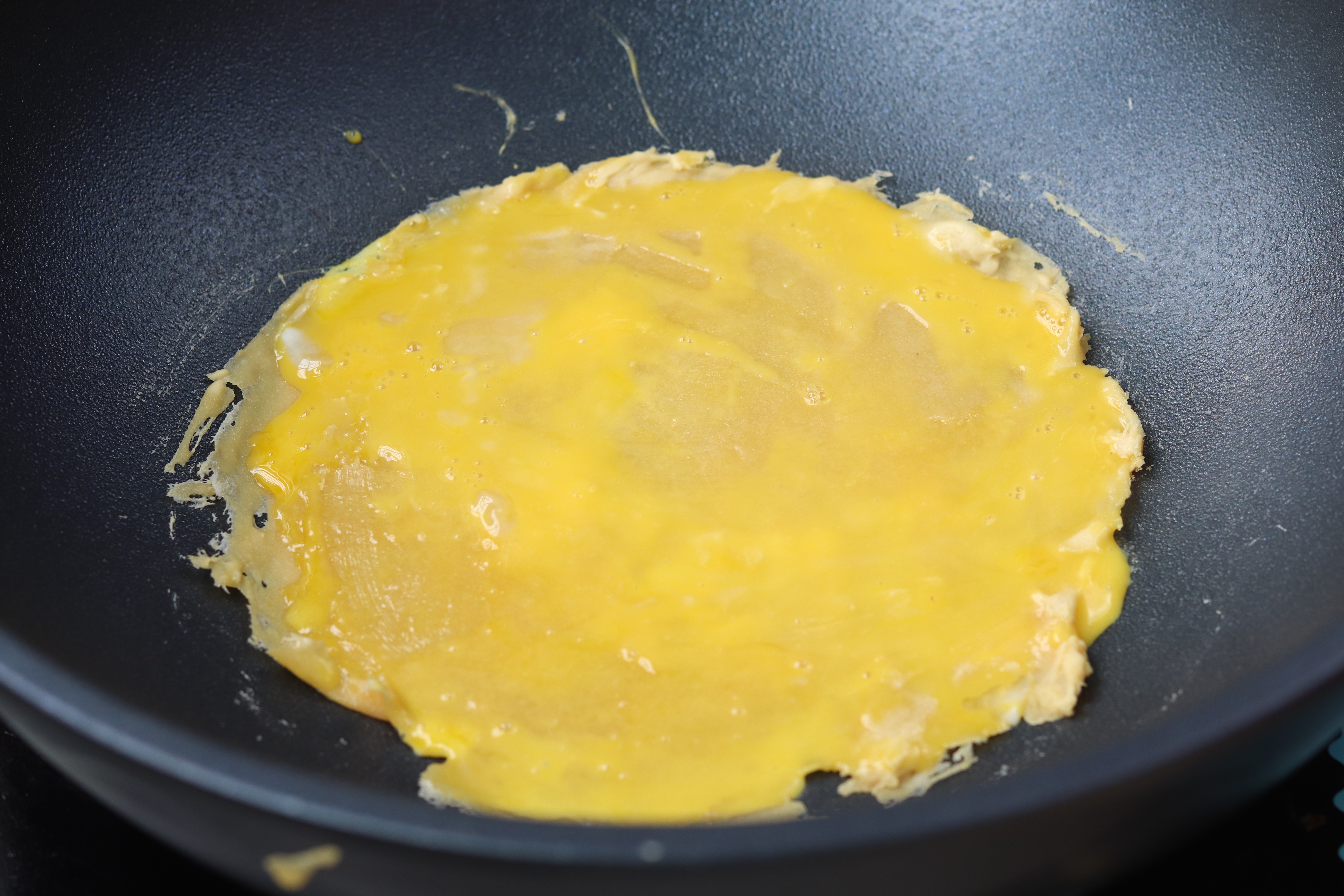 一口锅就能搞定不粘锅,一口不粘锅也能做出一锅煲仔饭