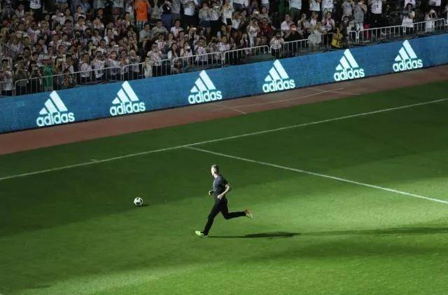 羡慕不如自省国内校园联赛频遭误读谁该担责？不谈热爱何来强大