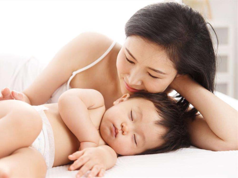 哄孩子睡觉真难,哄宝宝睡觉真难