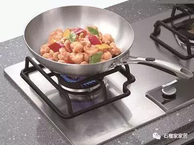 嵌入式燃气灶能当台式用吗,燃气灶选择嵌入式还是台面式