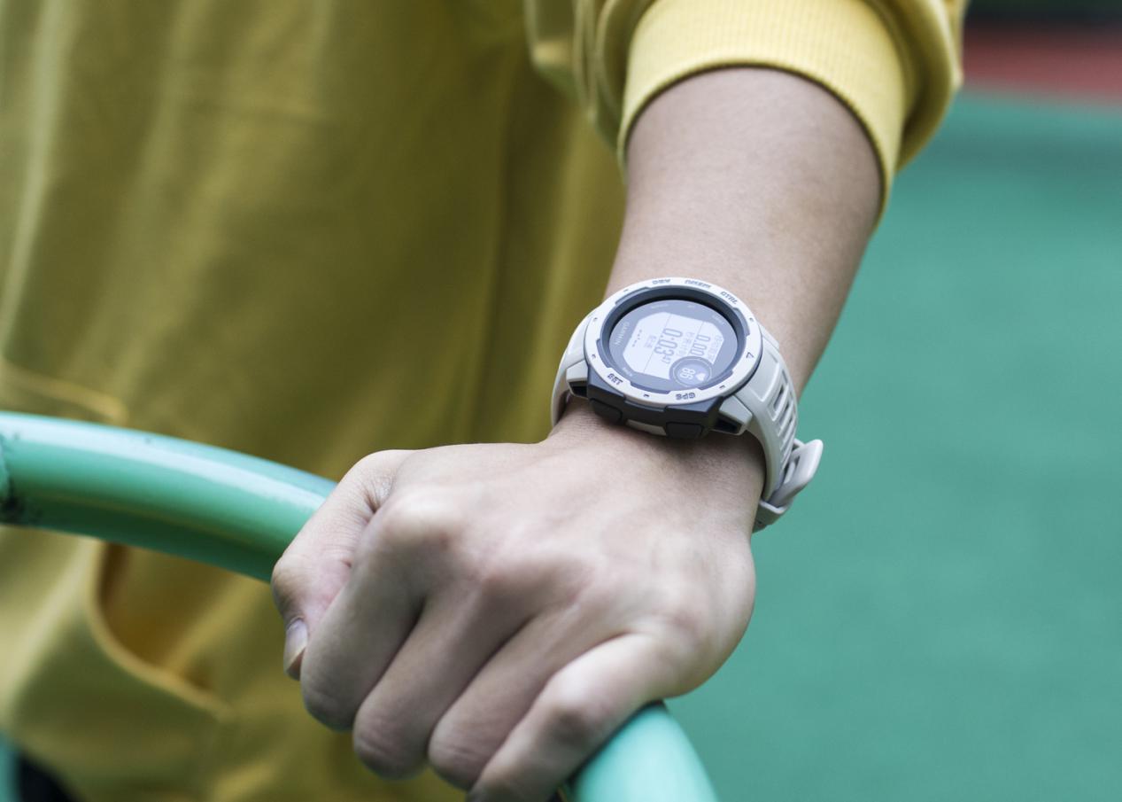 佳明instinct本能运动手表,佳明运动手表235最新款