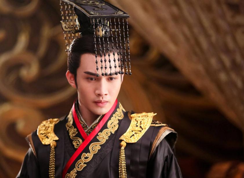 浅谈贯穿秦朝始终的政治路线之争,秦朝崩塌的导火索之一