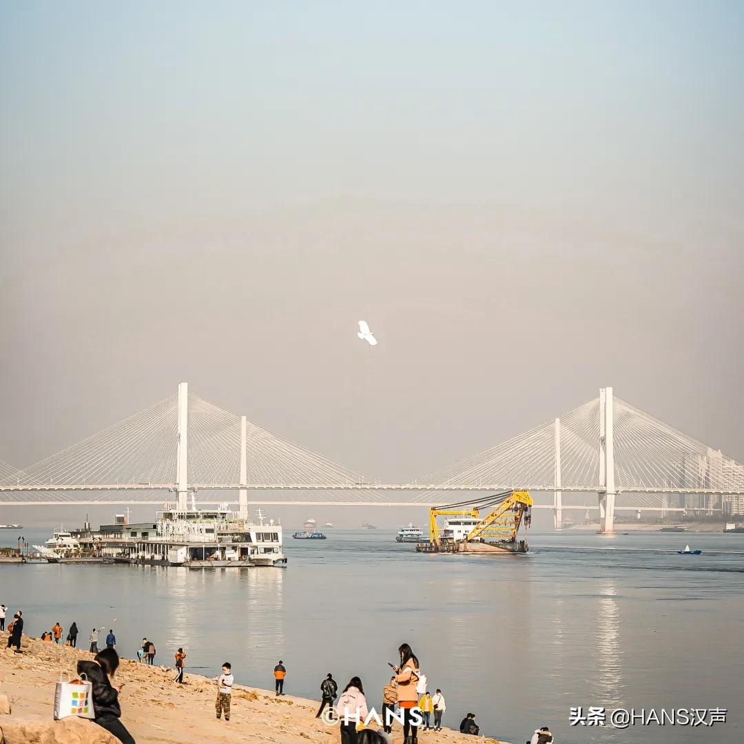 我在INS上建了个话题#2021在武汉过年