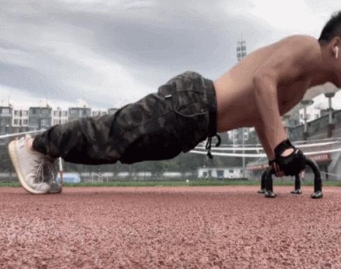 想让胸肌变好看怎么做,想让胸肌更饱满应该练习什么