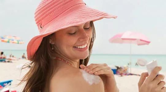 为什么别人晒不黑我一晒就黑,为什么你一晒就黑了