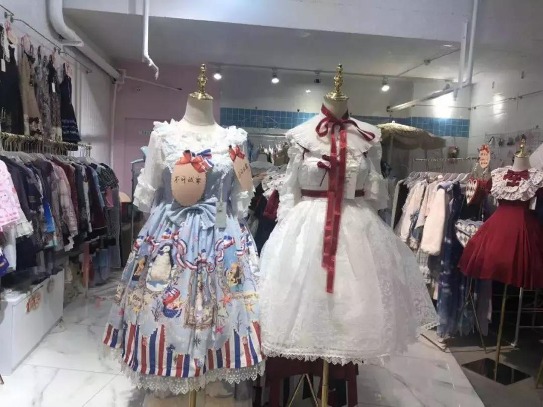 一条裙子卖180万,一条裙子卖了10万