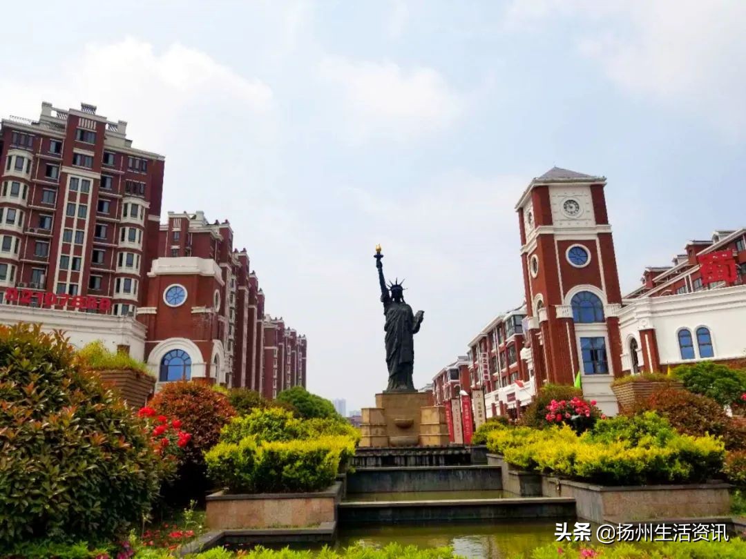 吐槽大会：没有年薪百万，可能配不上扬州这些「高贵」的楼盘名…