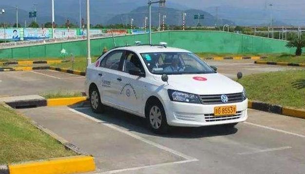 科二倒车入库需要记住的方法技巧,科二倒车入库最简单的方法讲解