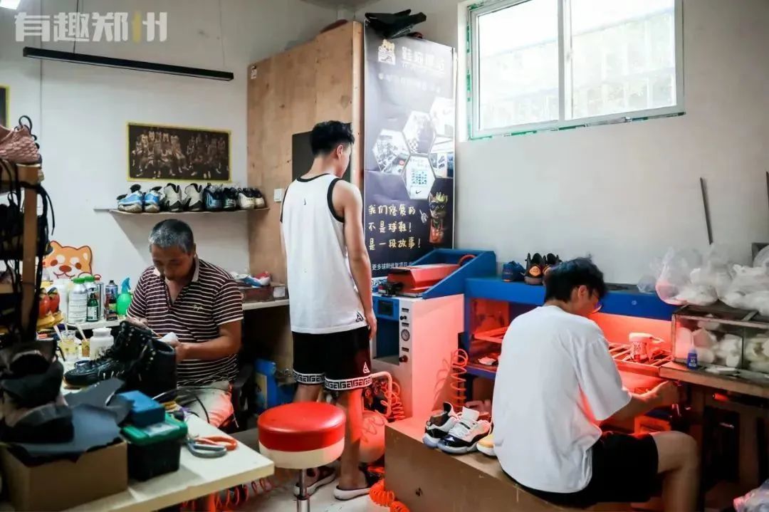 90后男孩子创业做什么工作,郑州27岁小伙修鞋创业