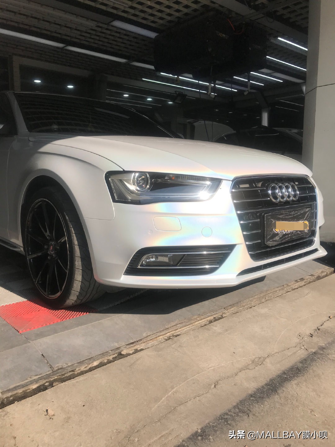 奥迪a4l改色幻彩珊瑚冰雪蓝,奥迪a4l改色七彩镭射白