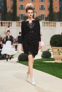 chanel香奈儿1995年时装秀,chanel香奈儿2015高级时装秀