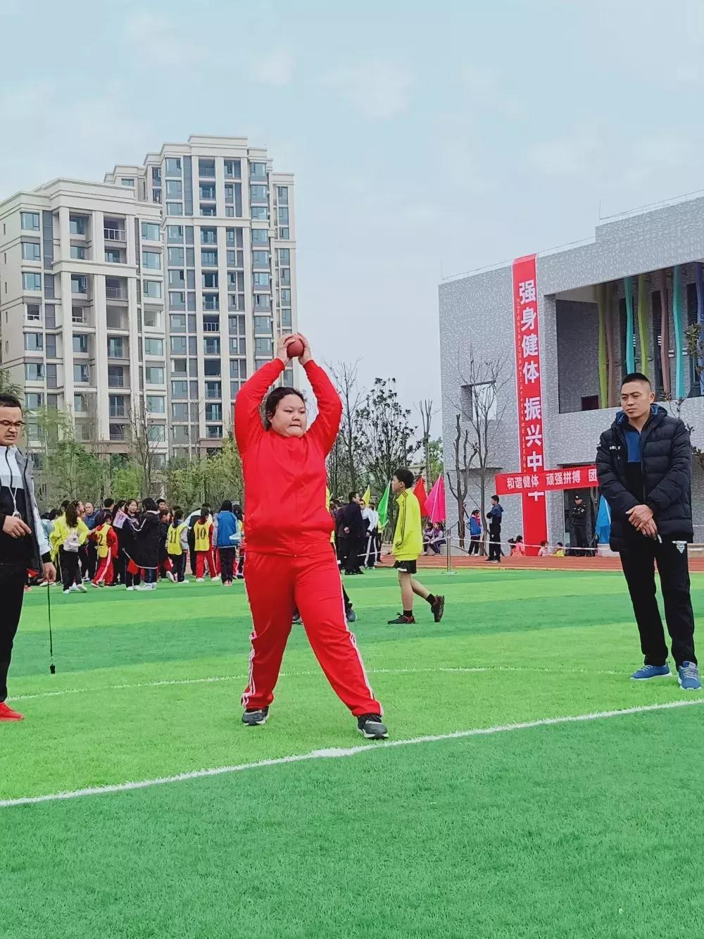 三岔湖小*运学**动员喜夺成都高新区空港新城第二届中小*运学**动会10金