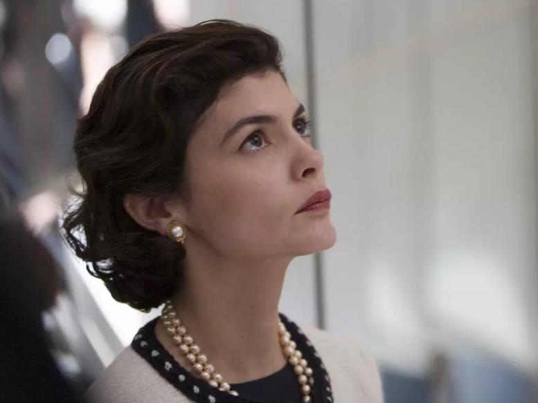 时尚界翘楚香奈儿离开修道院,时尚女王香奈儿的一生