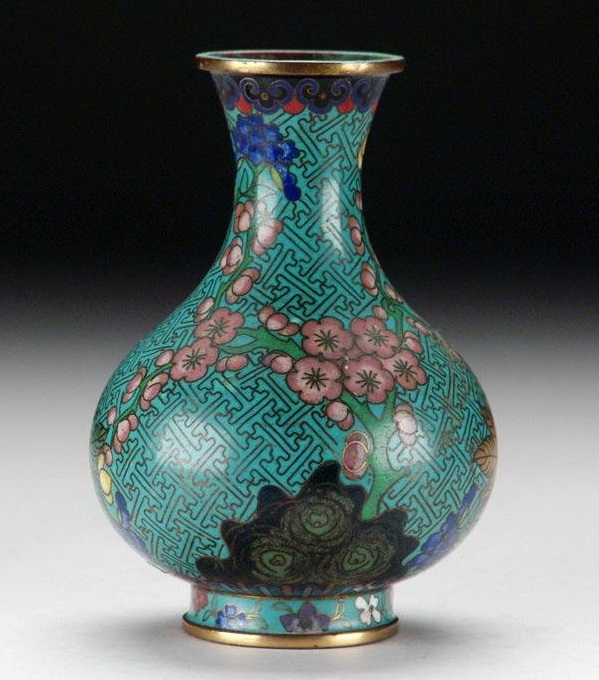 铜胎掐丝珐琅的俗名为景泰蓝,景泰蓝掐丝珐琅工艺制作材料