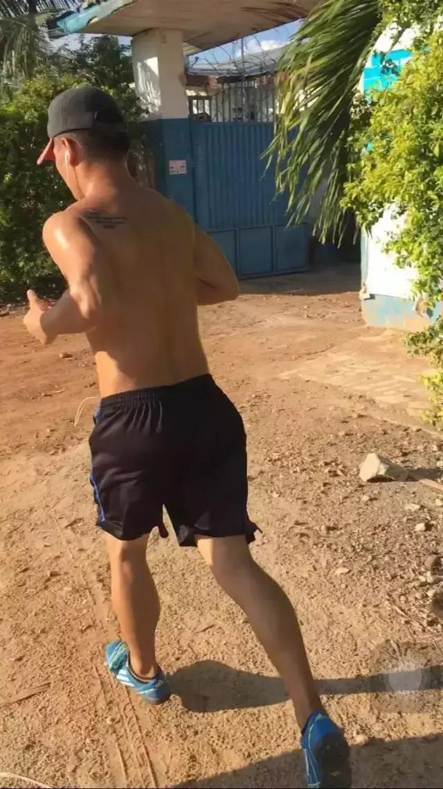 一年胖40斤减肥成功案例,成功减肥90斤的胖子