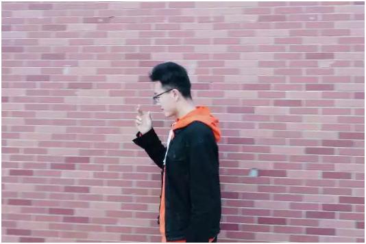 母亲残疾,家庭负债!他打破寒门,上大学,办公司,斩获4个国家奖!