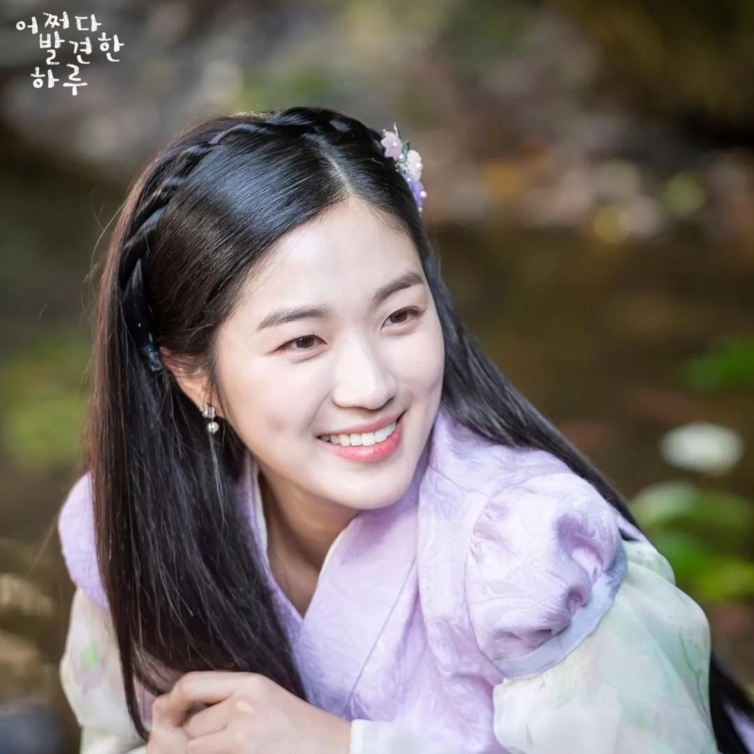 接班《鬼怪》的高分韩剧这女主的颜值也太平平无奇了…