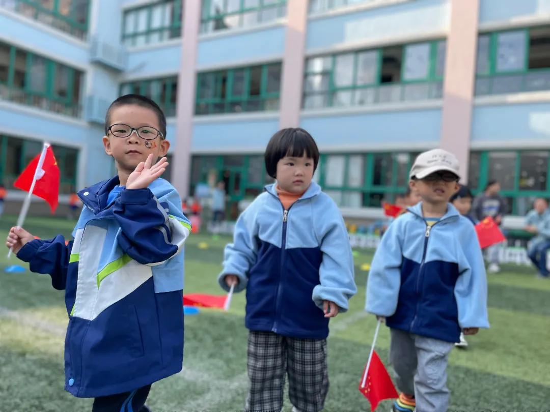 南京市浦口区凤凰幼儿园:快意奔跑“足”够精彩,点燃幼儿足球梦