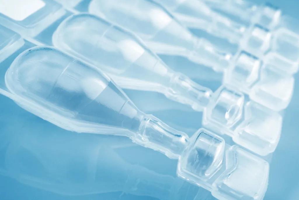 眼睛干涩、*血丝红**怎么办？眼药水不能随便滴，这4点要注意了