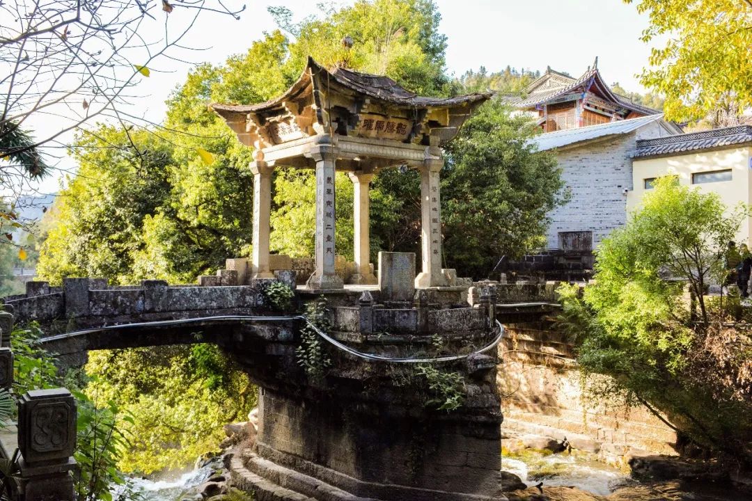 龙洞瀑布景观,龙洞瀑布在哪里啊