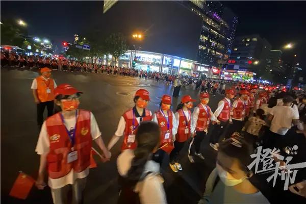 吊桥安全绳断裂,网红吊桥安全绳脱落