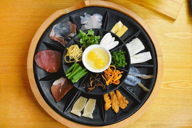 昆明老街附近哪家过桥米线好吃,昆明过桥米线百年老店哪家最正宗