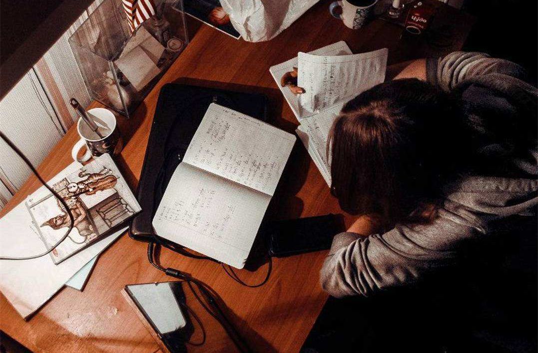 漫展掀女生裙子男生致歉,漫展掀女生裙子男生道歉