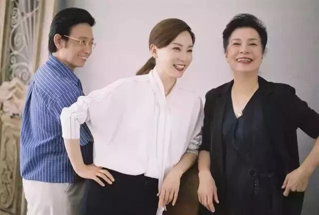 43岁的她身材超棒仍是少女模样,43岁的她究竟多有魅力