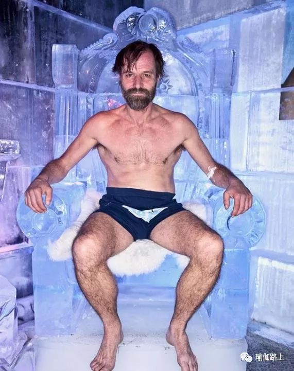 他是世界上最耐寒的人！不怕冷的秘密竟然是瑜伽和冥想…