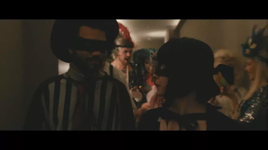 全片高能反转,性感美女化身“*窥偷**狂”