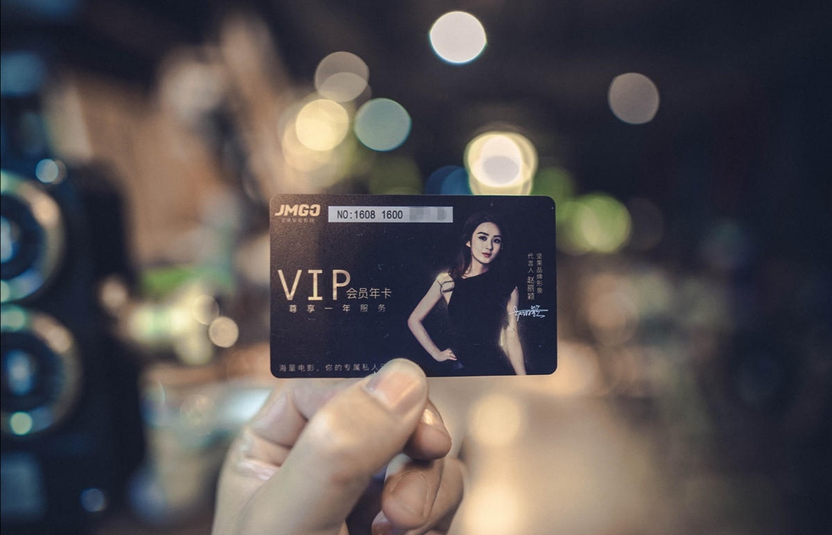 瞬间提升客厅格调，电影1895电影机体验