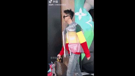 lv充气外套有人买吗,为什么lv的充气外套那么贵