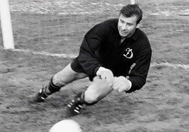 布冯足球史上最强,布冯年足球最佳11人