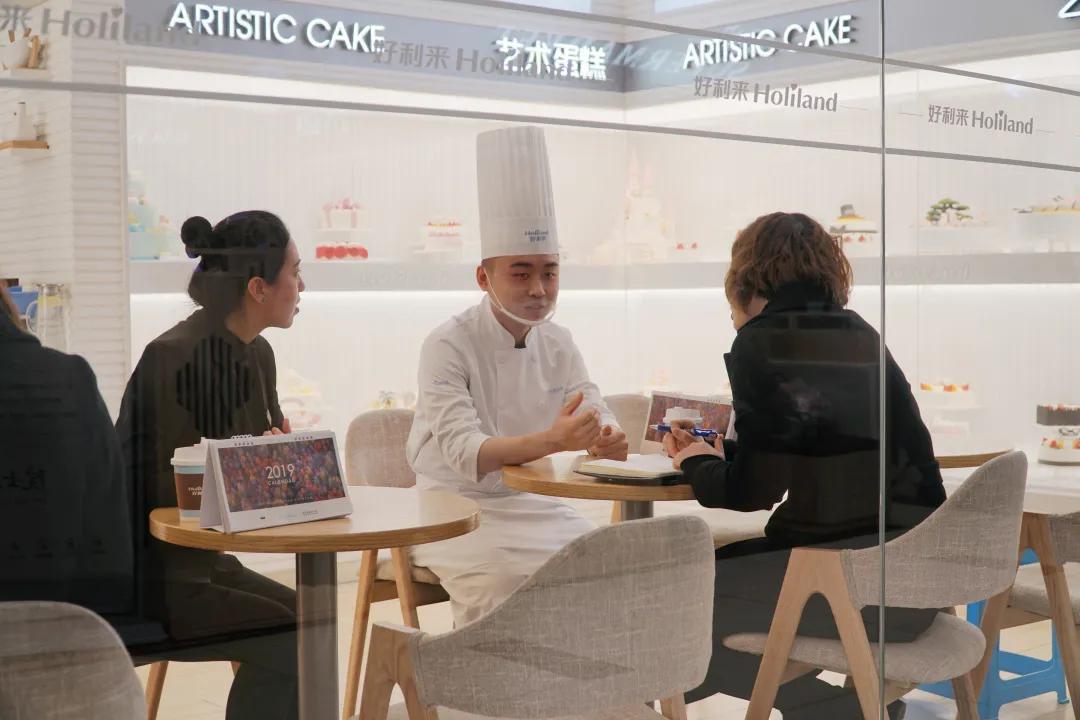 新手小白学做西点要去培训机构吗,想学西点该去什么店里学