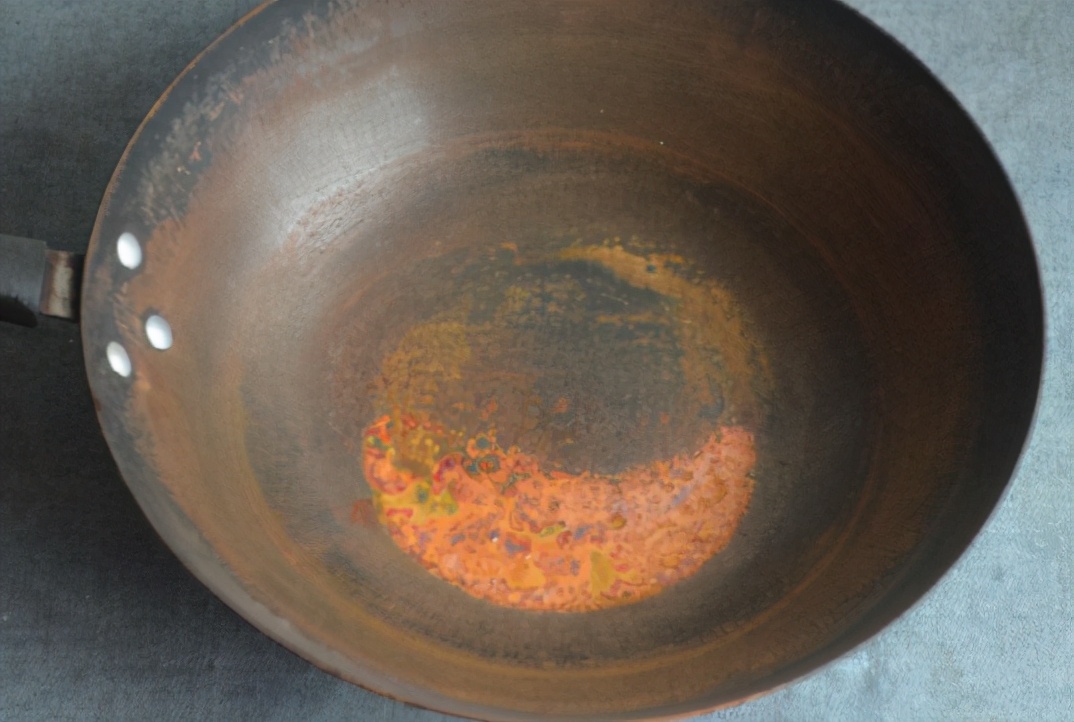 不粘锅生锈了怎么永久不生锈,生锈的铁锅这样做不粘锅不生锈