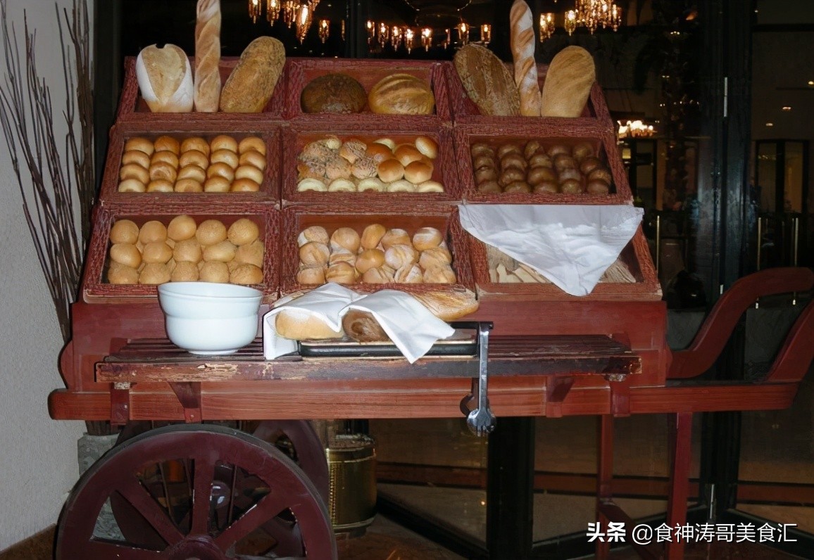 沙特家庭的一日三餐，营养过剩导致胖人太多，无奈宣布减肥换黄金