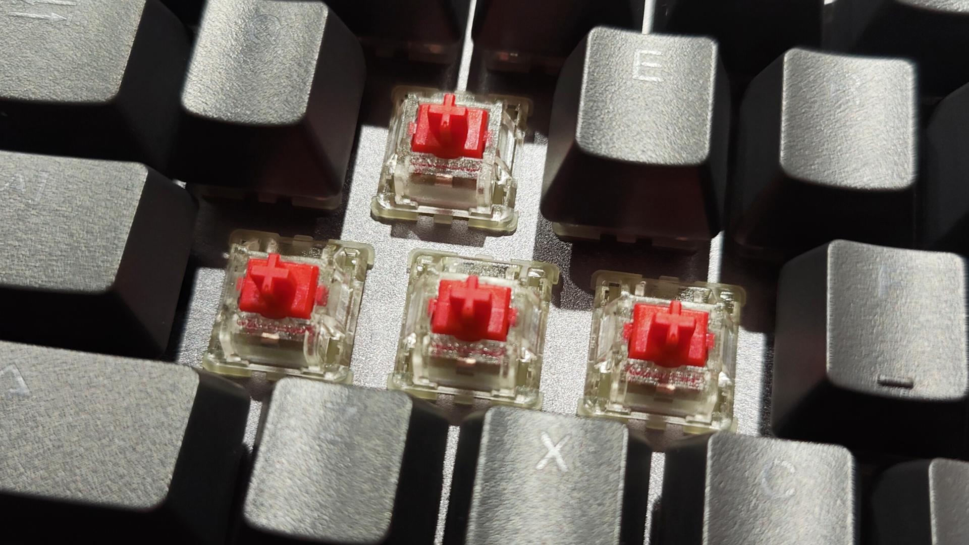 樱桃2.0机械键盘和罗技k845哪个好,罗技键盘k835和k845哪个好