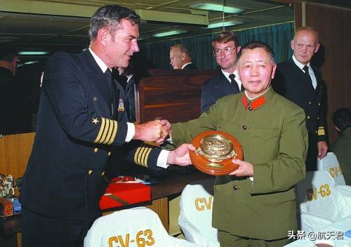 小鹰号航母直通甲板,小鹰号航母的最后一天