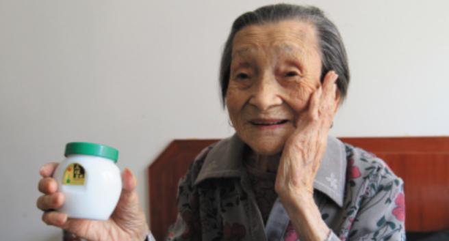 秋季皮肤干补水保湿护肤品,补水透亮的护肤品推荐