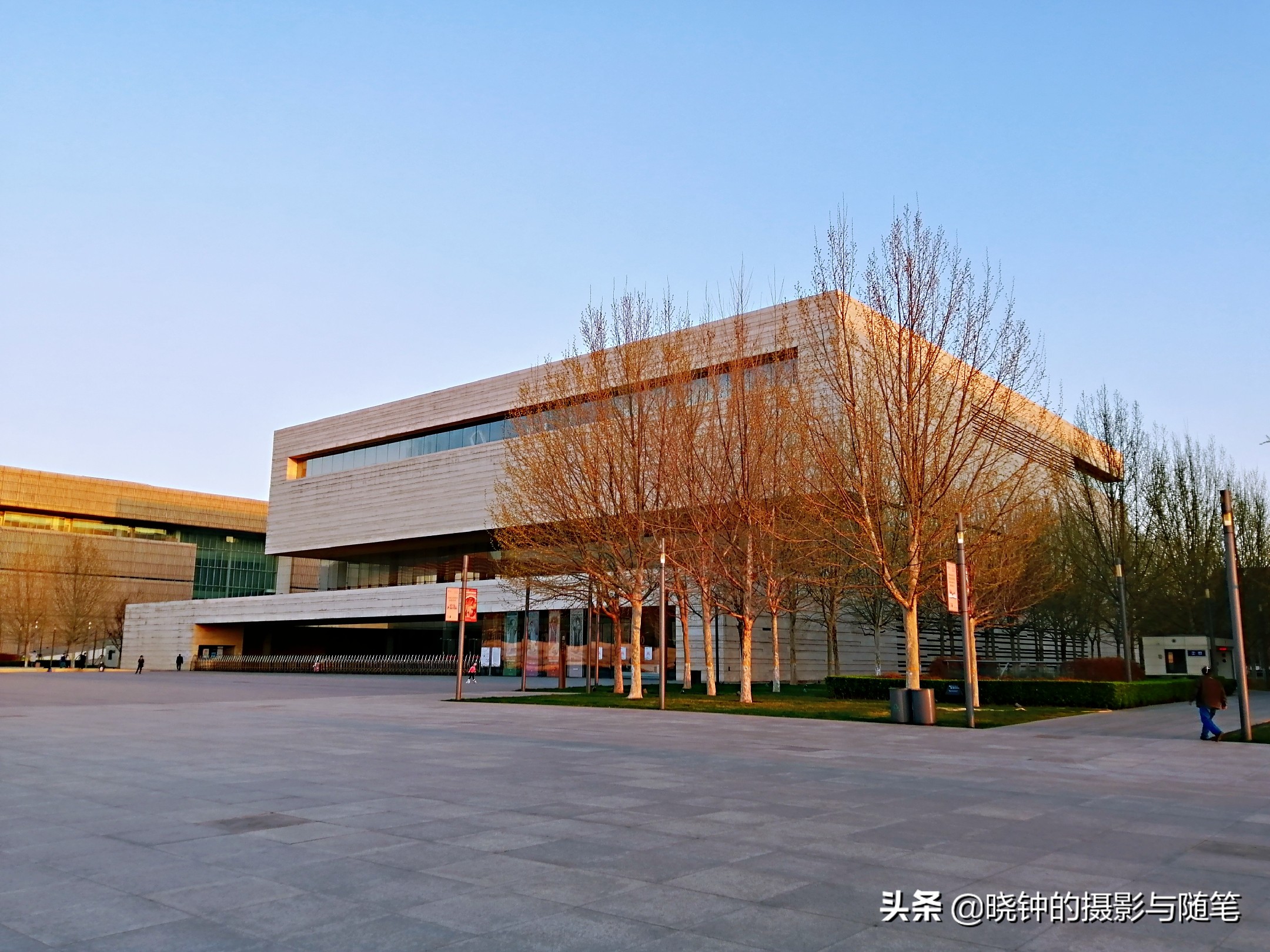 姹紫嫣红的天津文化中心，让人感受到这座城市的文化氛围与格调