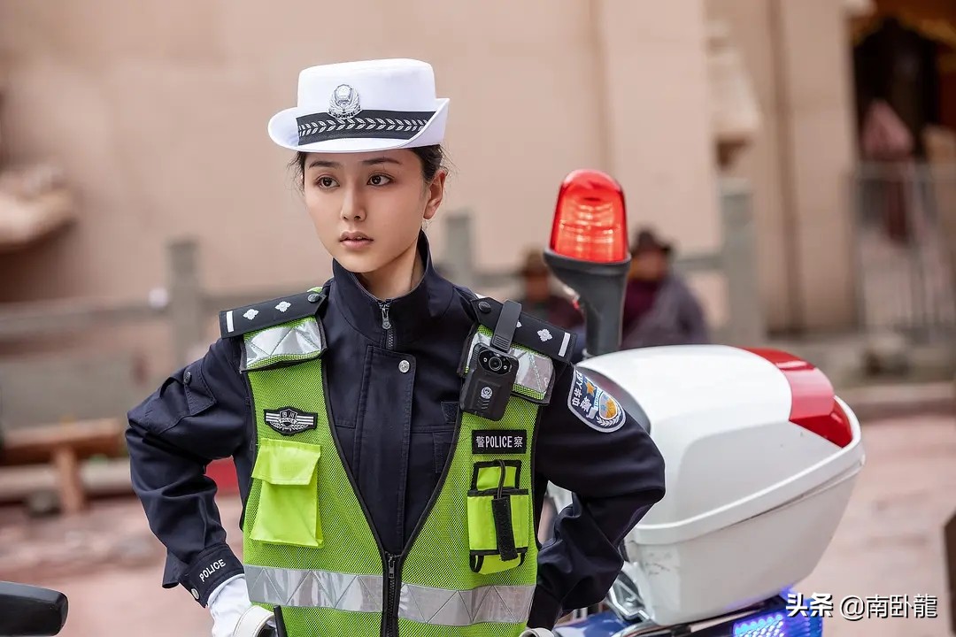 《玛尼堆的秋天》上映，脱贫攻坚题材，郭靖宇老婆自导自演