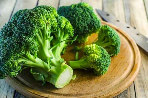 西兰花内有许多小虫还能吃吗,煮好的西兰花发现有虫还能吃吗