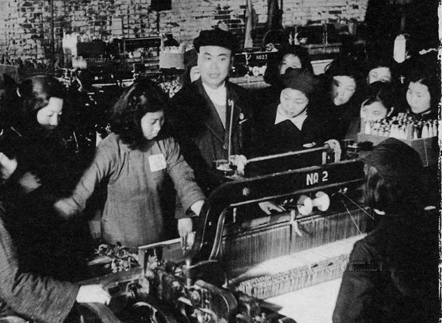 新中国成立之初:封闭*院妓**,改造*女妓**实况