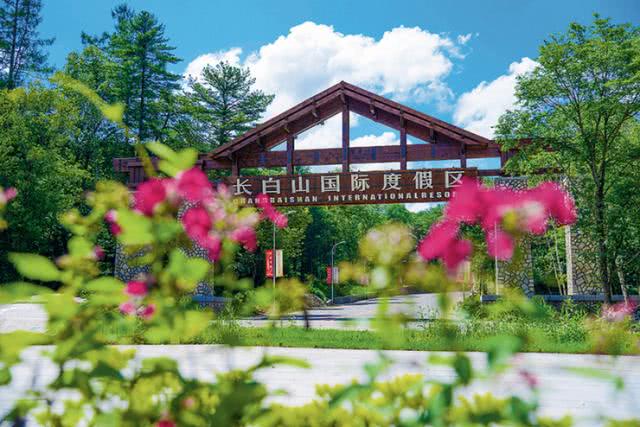 许家印王健林和李嘉诚的差距,王健林李嘉诚两代首富的差距