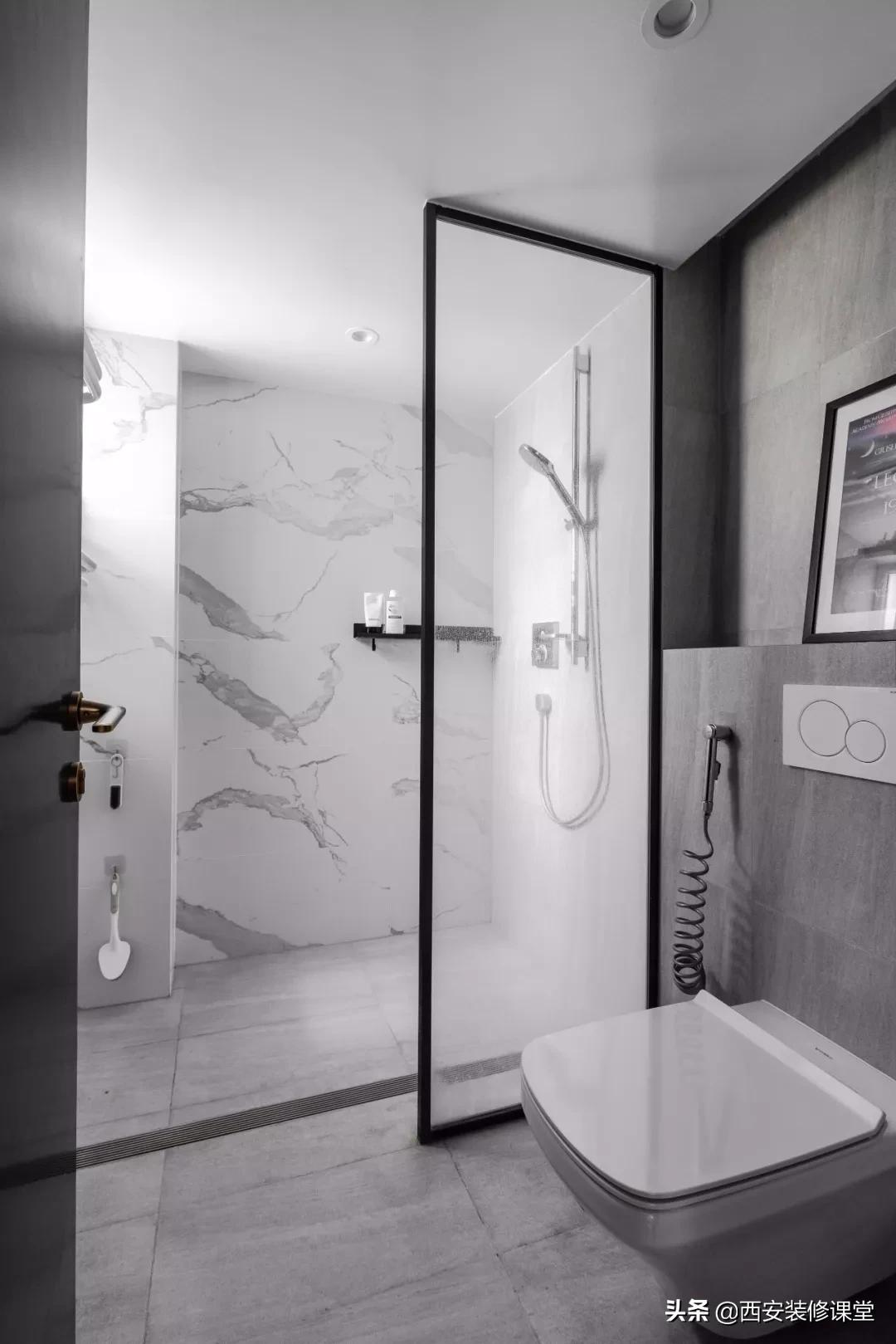 卫生间淋浴隔断用玻璃门还是浴帘,软装隔断卫生间淋浴区装修效果图