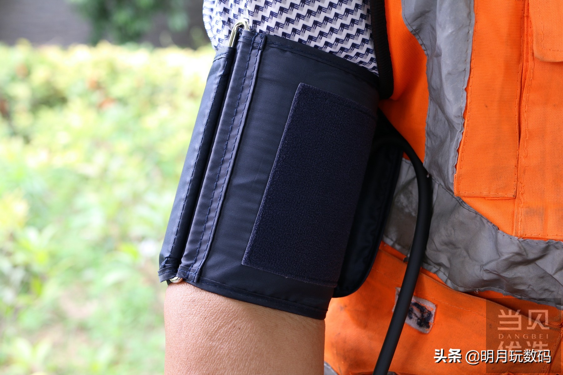 心电血压实时监护仪,随时测血压特别方便