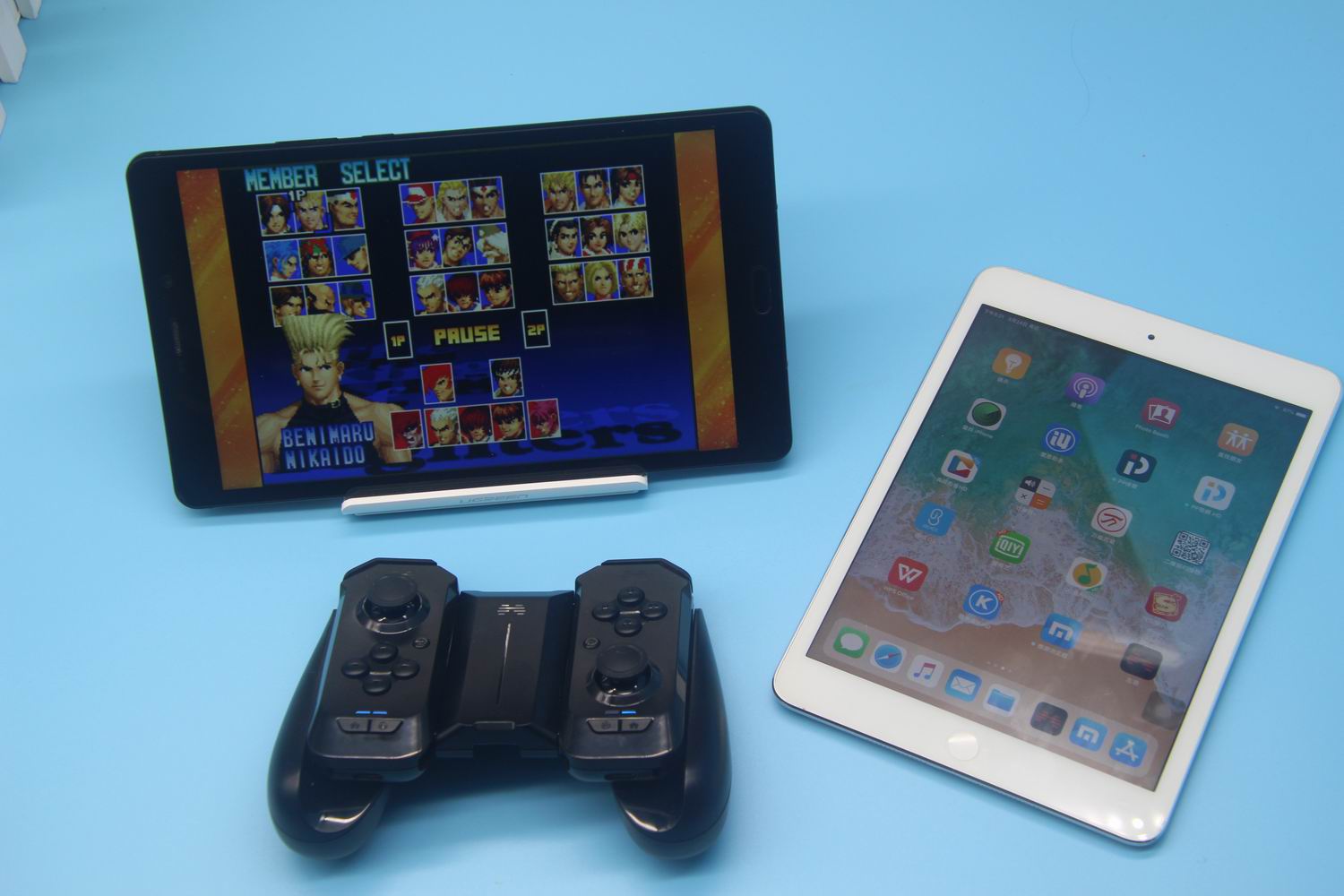 新出的北通游戏手柄,北通h2游戏手柄对比g2