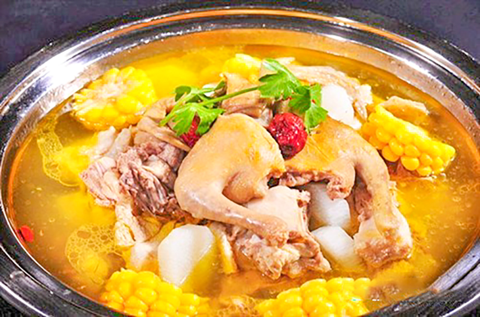 炖鸡肉又老又柴，原来是焯水时用错了水，难怪腥味重还不好吃