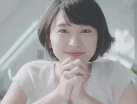 足足浪费了8瓶香水后，我总结出这3种正确喷香水的方法