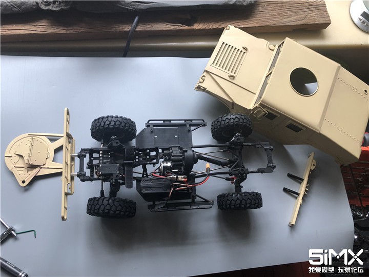 送给我的90046的十一礼物1/10防弹悍马-不服来撞！